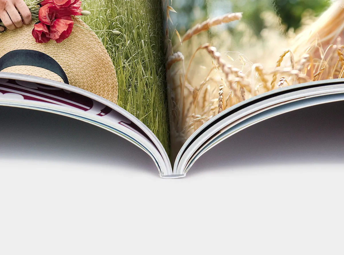 Detail von Fotobuch mit Klebebindung