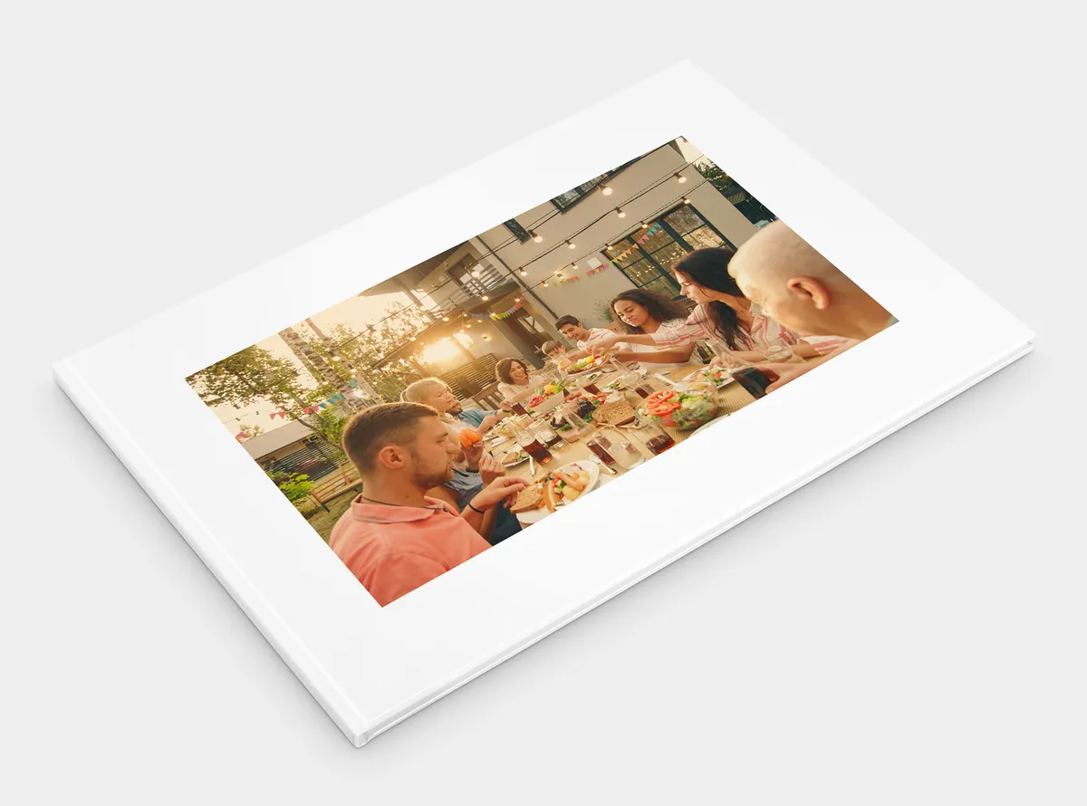 Echtfotobuch Hardcover A3 quer gestalten - Coverbild von Gartenfest einer Familie
